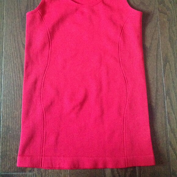 Brand New Deep Red Activewear Top - Picture 2 of 3